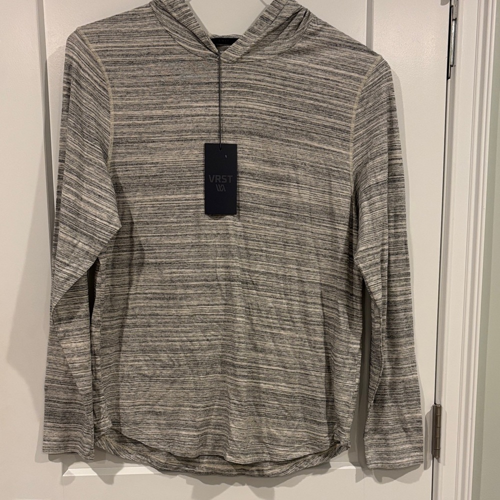 NEW VRST mens hooded long sleeve shirt Medium